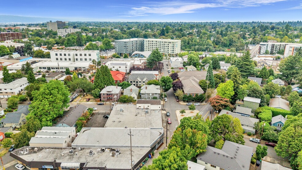 More Photos Of 607 NE Randall Ave, Portland Multifamily For Sale