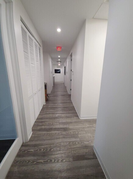More Photos Of 11050 Griffin Rd, Cooper City Freestanding For Lease