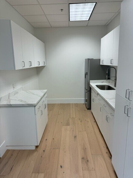 More Photos Of 8350 E Raintree Dr, Scottsdale Office For Lease