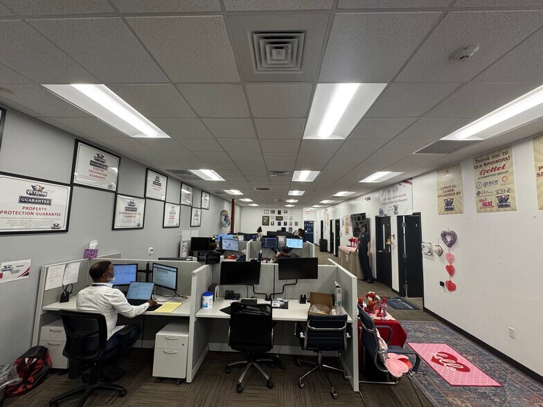 More Photos Of 6720 33rd St E, Sarasota Warehouse For Sale