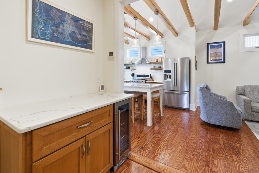 More Photos Of 119 N Davis St, Southport Hospitality For Sale