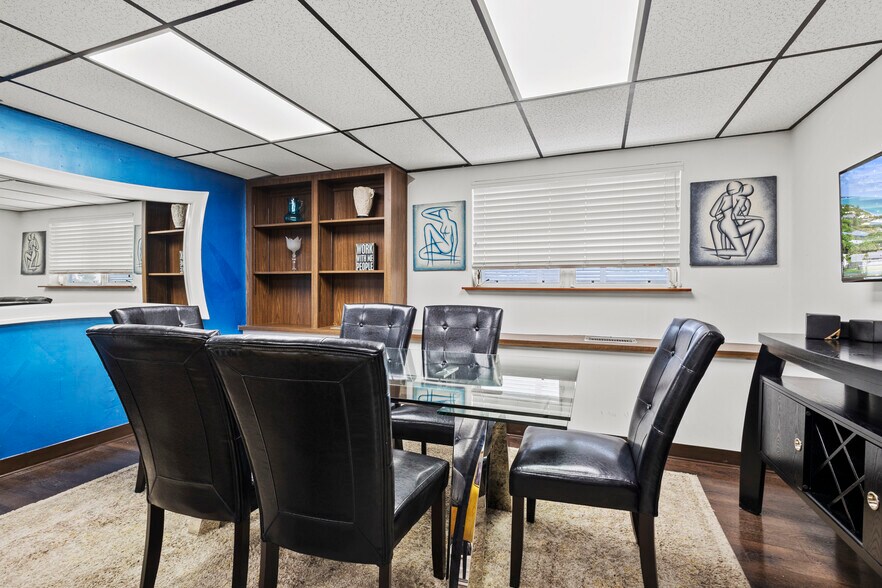 More Photos Of 108 N Depot Dr, Fort Pierce Office Residential For Lease