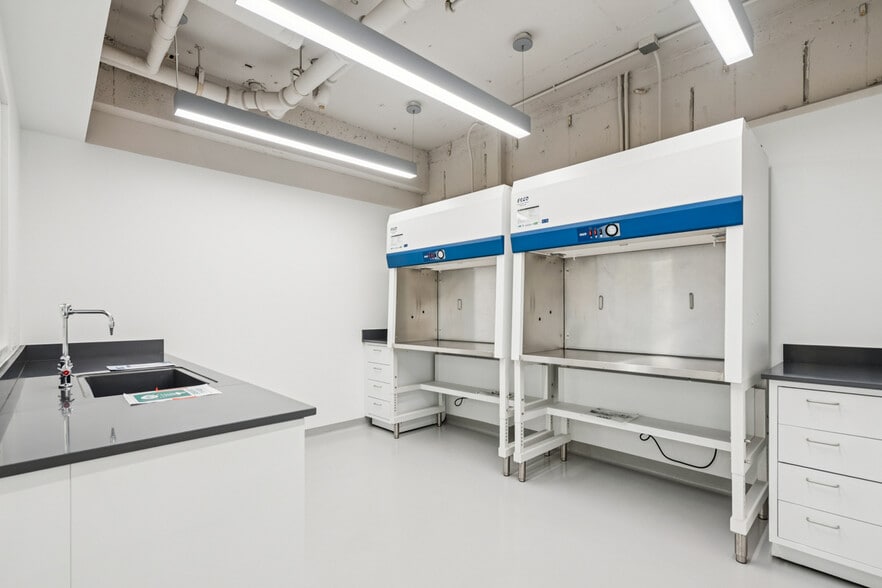 More Photos Of 201-219 N 15th St, Philadelphia Medical For Lease
