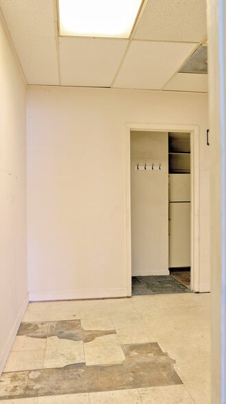 More Photos Of 1087 E Main St, Radford General Retail For Sale