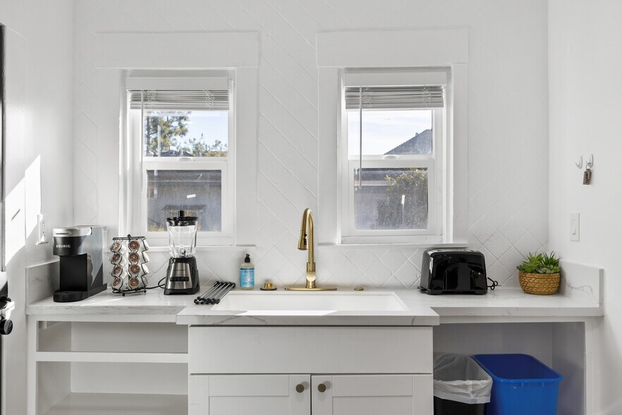 More Photos Of 1055 21st Street, San Diego Apartments For Sale