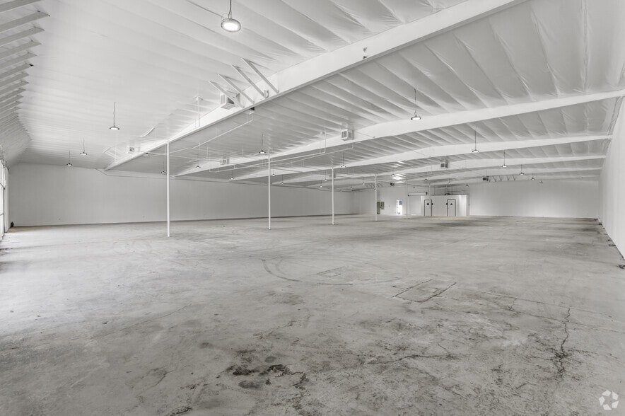 More Photos Of 422 S Azusa Ave, Azusa Unknown For Lease