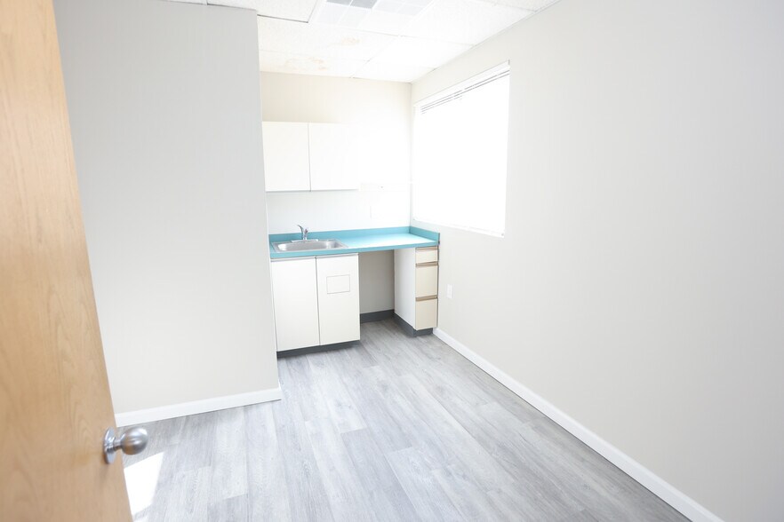More Photos Of 180 White Rd, Little Silver Medical For Lease