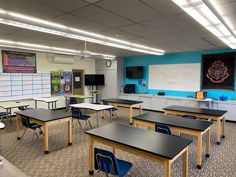 More Photos Of 3122 Poinsetta Dr, Colorado Springs Schools For Lease