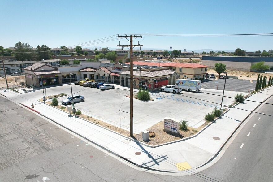 More Photos Of 15517 Village Dr, Victorville Storefront Retail Office For Lease