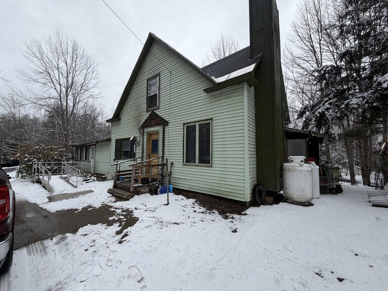 More Photos Of 40 Reservoir Rd, Plymouth Multifamily For Sale