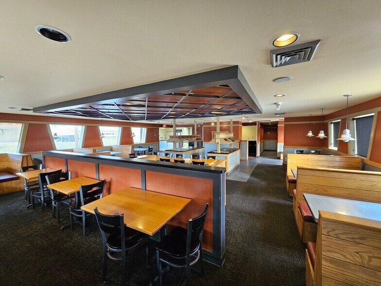 More Photos Of W156N8420 Pilgrim Rd, Menomonee Falls Fast Food For Sale