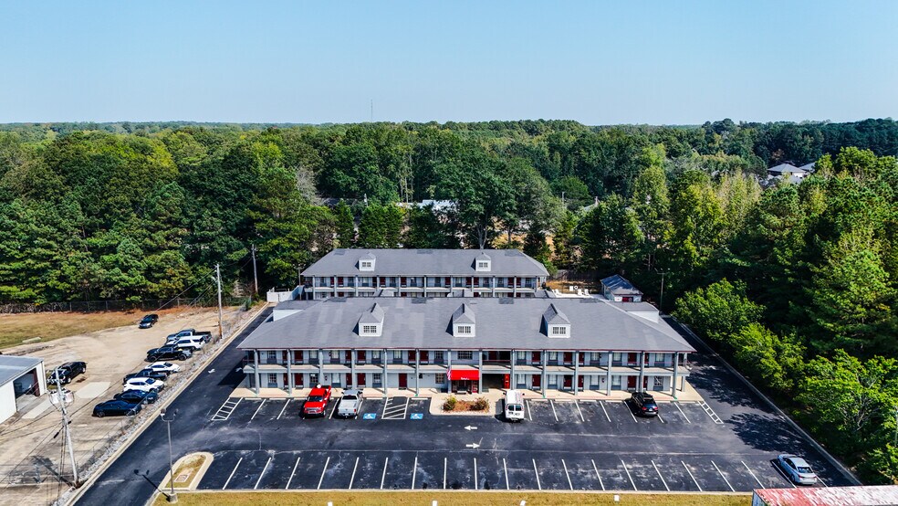 More Photos Of 1100 Highway 78 E, Jasper Hotel For Sale