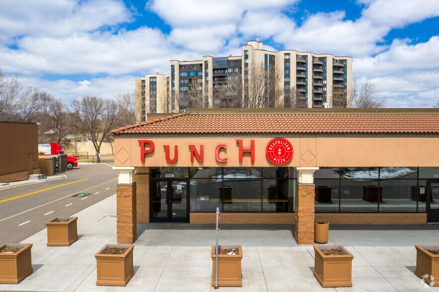 More Photos Of 3232-3254 W Lake St, Minneapolis Unknown For Lease