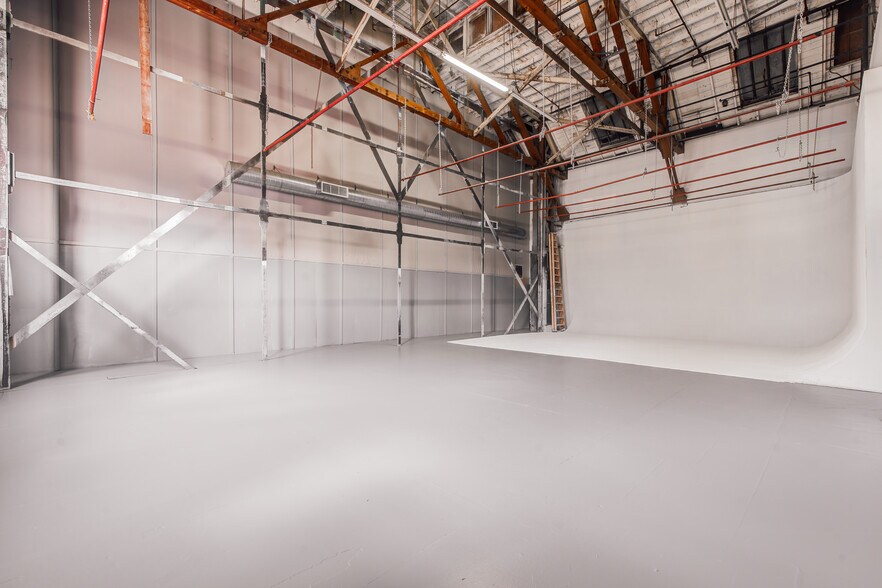 More Photos Of 1215 Bates Ave, Los Angeles Flex For Lease