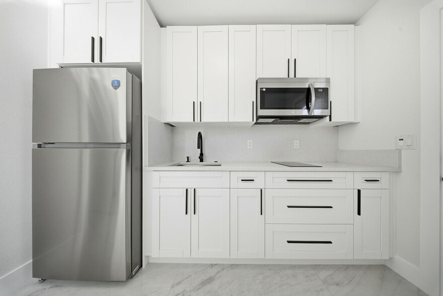 More Photos Of 2051 1st Ave N, Saint Petersburg Office Residential For Sale