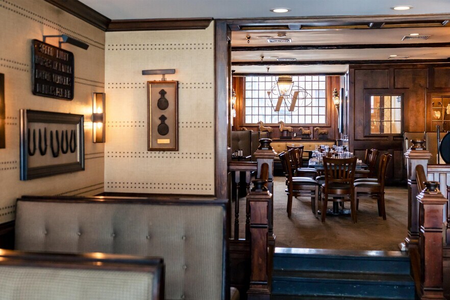 More Photos Of 18 Main St, Stowe Hotel For Sale