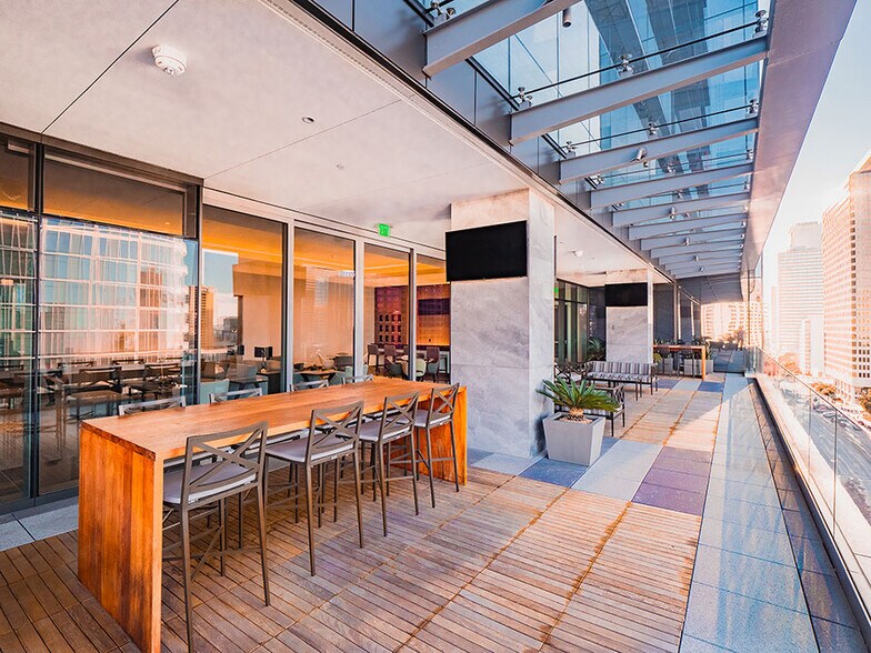 More Photos Of 1900 N Pearl St, Dallas Office For Lease