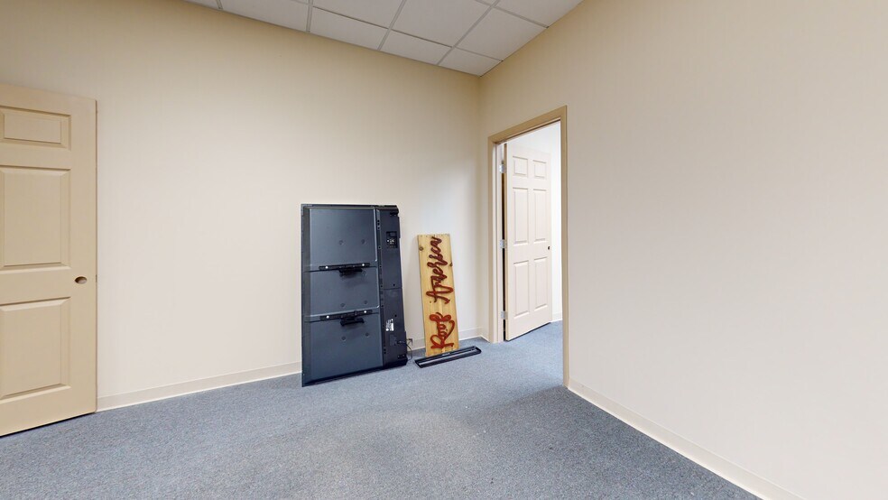 More Photos Of 500 Plantation Park Dr, Loganville Office For Lease
