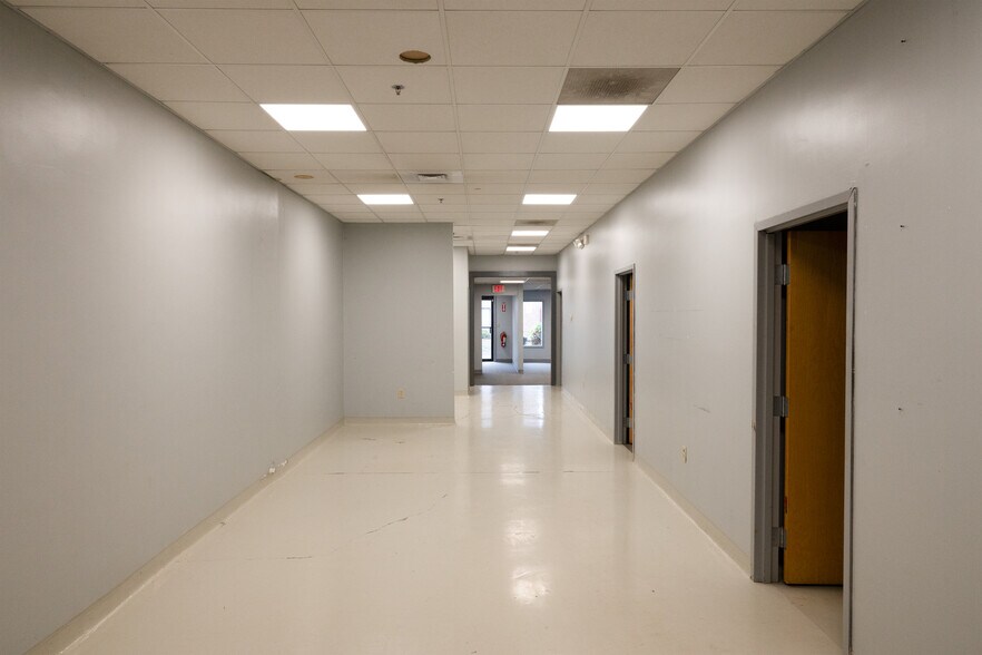 More Photos Of 106 Finnell Dr, Weymouth Unknown For Lease