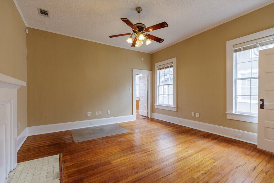 More Photos Of 106 E North St, Valdosta Office For Lease