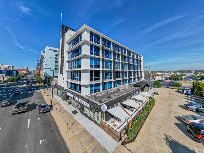 More Photos Of 1720 W End Ave, Nashville Office For Lease