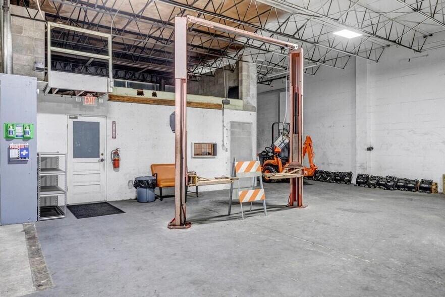More Photos Of 931 N Liberty St, Jacksonville Warehouse For Sale