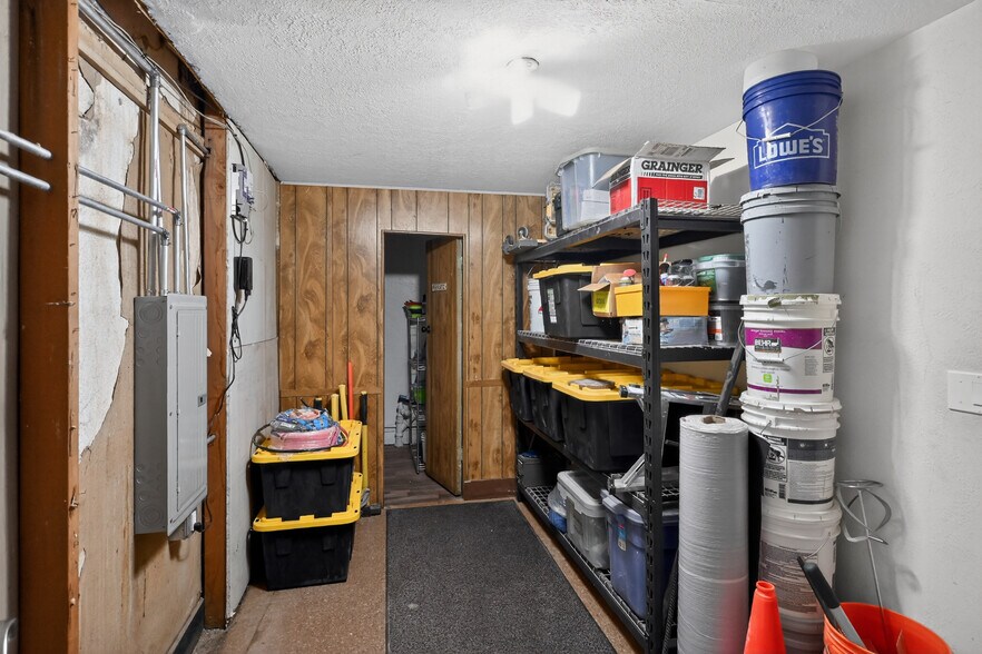More Photos Of 118 S Broadway St, Yreka Restaurant For Sale