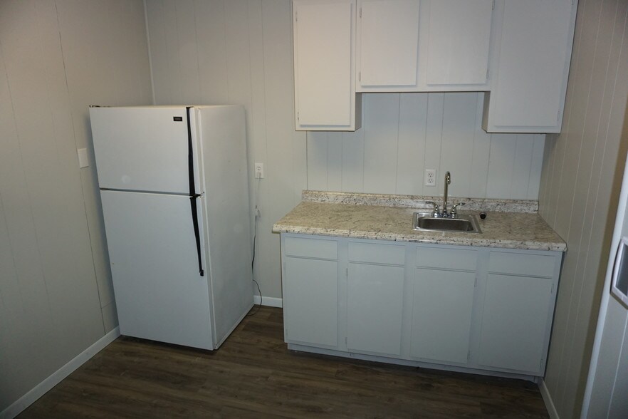 More Photos Of 921 S Interstate 35, New Braunfels Office For Lease