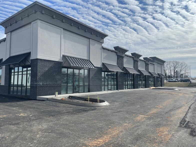 Primary Photo Of 2585 Old Russellville Pike, Clarksville General Retail For Lease