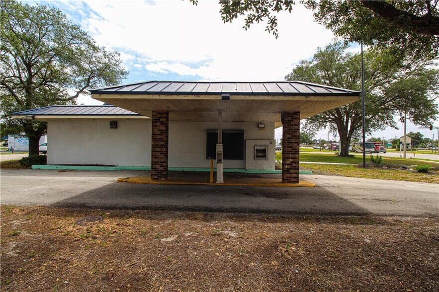 More Photos Of 1409 E Oak St, Arcadia Storefront Retail Office For Sale