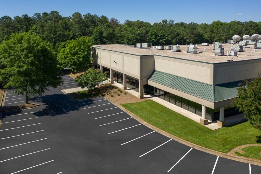 Primary Photo Of 3871 Lakefield Dr, Suwanee Light Manufacturing For Lease