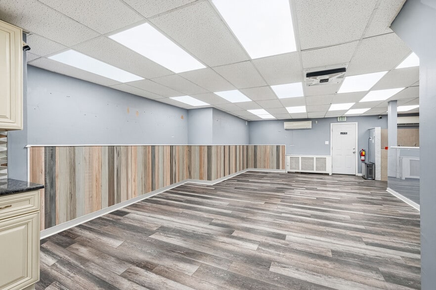 More Photos Of 113-115 W Ridge Pike, Conshohocken Storefront For Lease