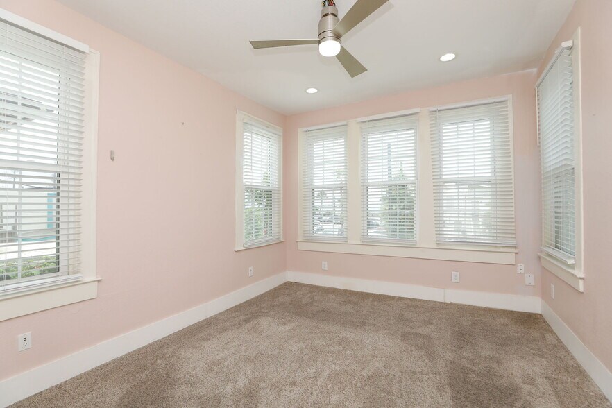 More Photos Of 717 Broadway St, Galveston Apartments For Sale