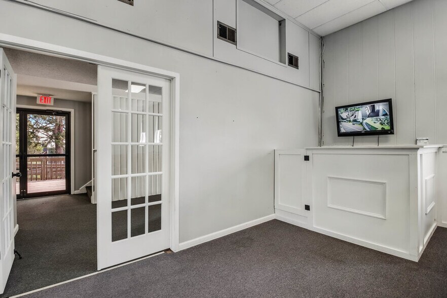 More Photos Of 104 E Barker St, Rice Lake Flex For Sale