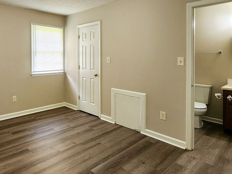 More Photos Of 137 Oak Hill Dr, Lynchburg Apartments For Sale