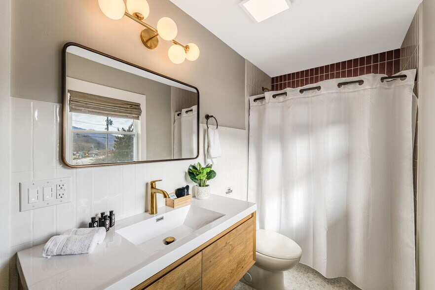 More Photos Of 4102 Soco Rd, Maggie Valley Hotel For Sale