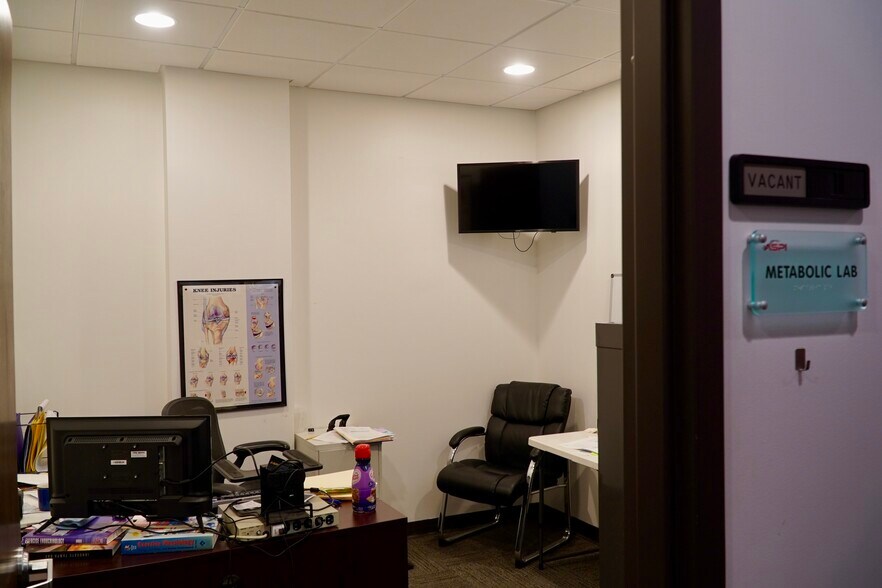 More Photos Of 5850 W Cypress St, Tampa Office For Lease