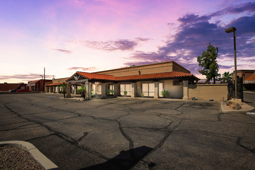 Primary Photo Of 260 N Gilbert Rd, Mesa Storefront Retail Office For Lease