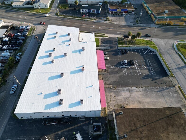 More Photos Of 2140 W Washington St, Orlando Warehouse For Lease