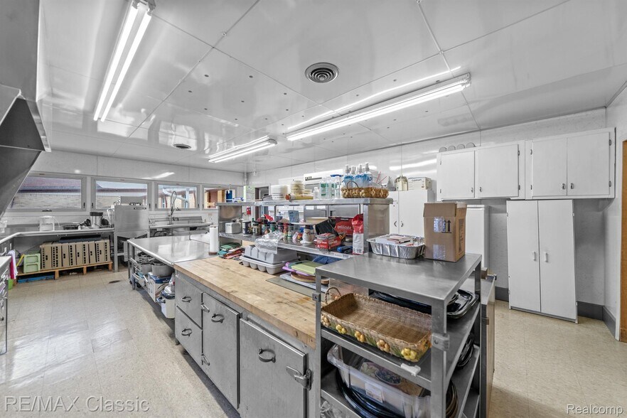 More Photos Of 26701 Joy Rd, Dearborn Heights Religious Facility For Sale