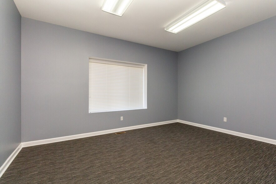 More Photos Of 208 W Highland Rd, Highland Medical For Sale