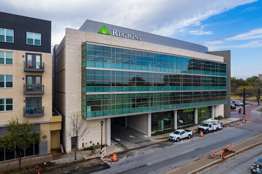 More Photos Of 3017 W 7th St, Fort Worth Office For Lease