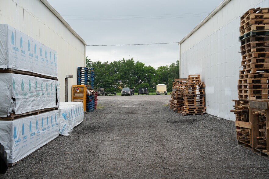 More Photos Of 610 W 9th Ave, Monmouth Flex For Lease