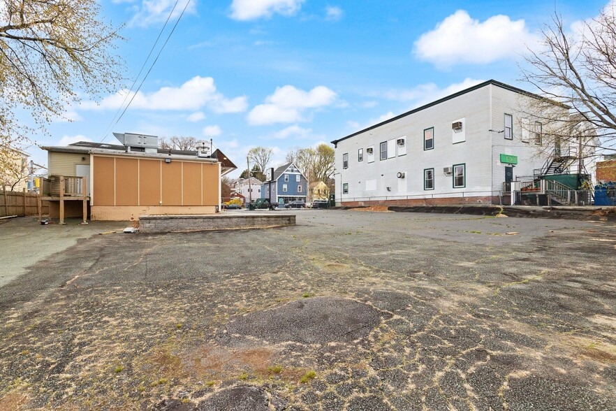 More Photos Of 100-102 Boston St, Salem Restaurant For Lease