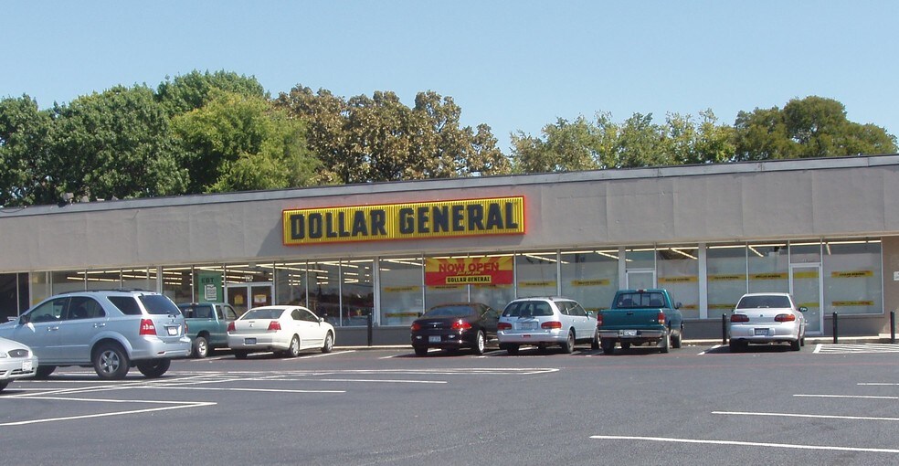 More Photos Of 3936 S Polk St, Dallas Unknown For Lease