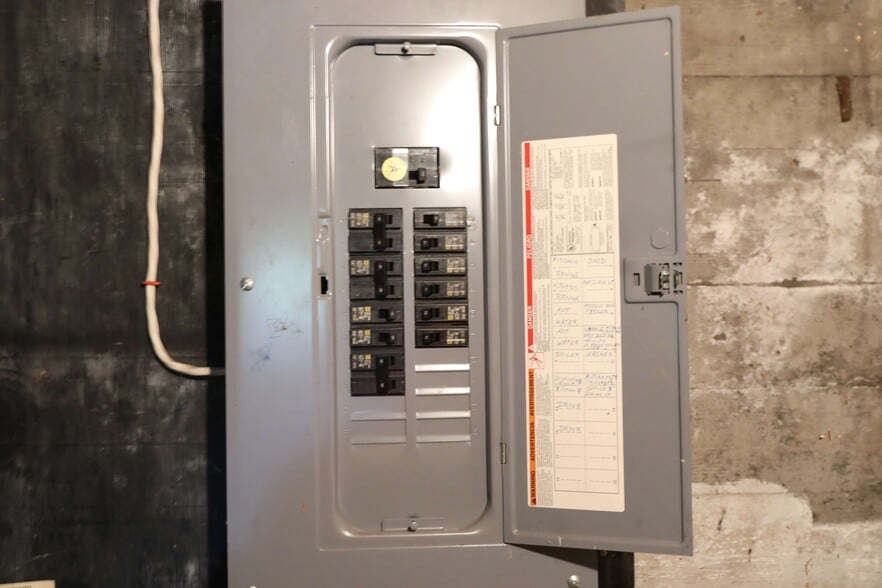 More Photos Of 1499 S State St, North Adams Distribution For Sale