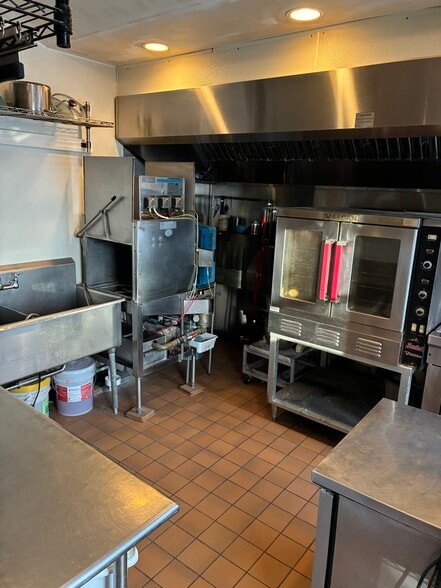 More Photos Of 1011 Hoosick Rd, Troy Storefront Retail Residential For Sale