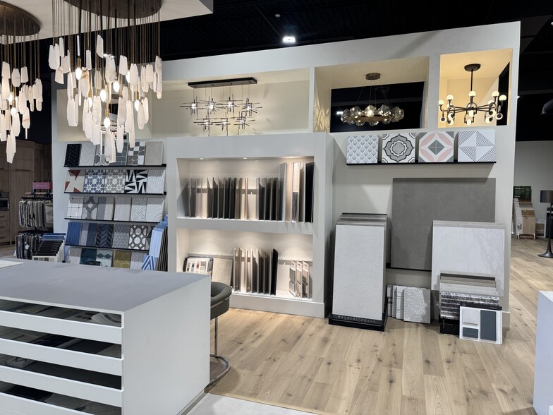 More Photos Of 5801-5821 Mcwhinney Blvd, Loveland Storefront For Lease