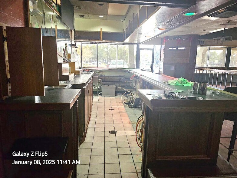 More Photos Of 2500 S Semoran Blvd, Orlando Unknown For Lease