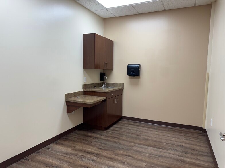 More Photos Of 4006-4012 N Florida Ave, Tampa Medical For Sale